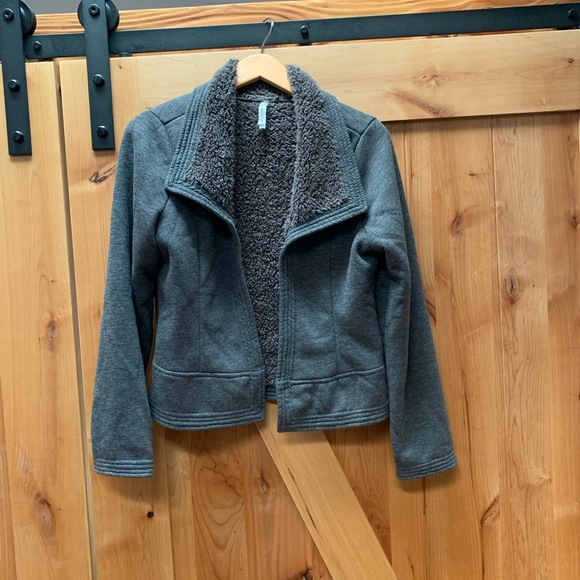 Miilla Clothing Jackets & Blazers - MIILLA CLOTHING suede sherpa gray moto jacket